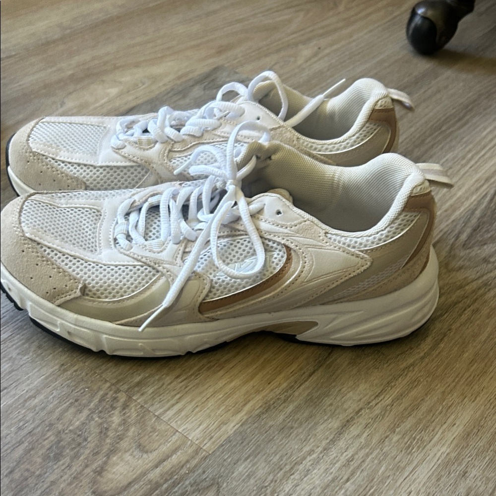 Avia 5000 White Mesh & Cream Accent Athletic Sneakers
